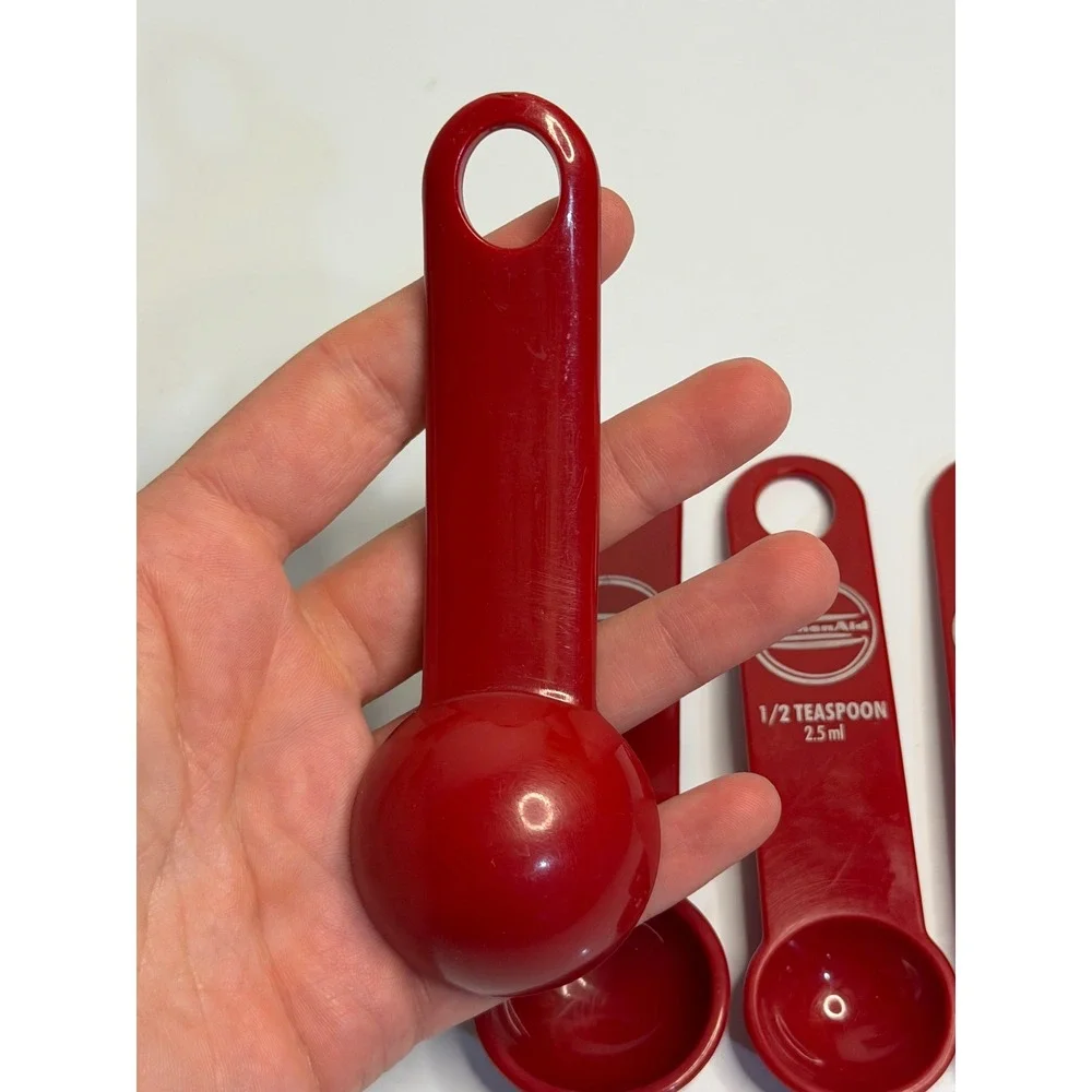KitchenAid Measuring Spoons Red Plastic Baking Cooking Utensils Set of 4‎